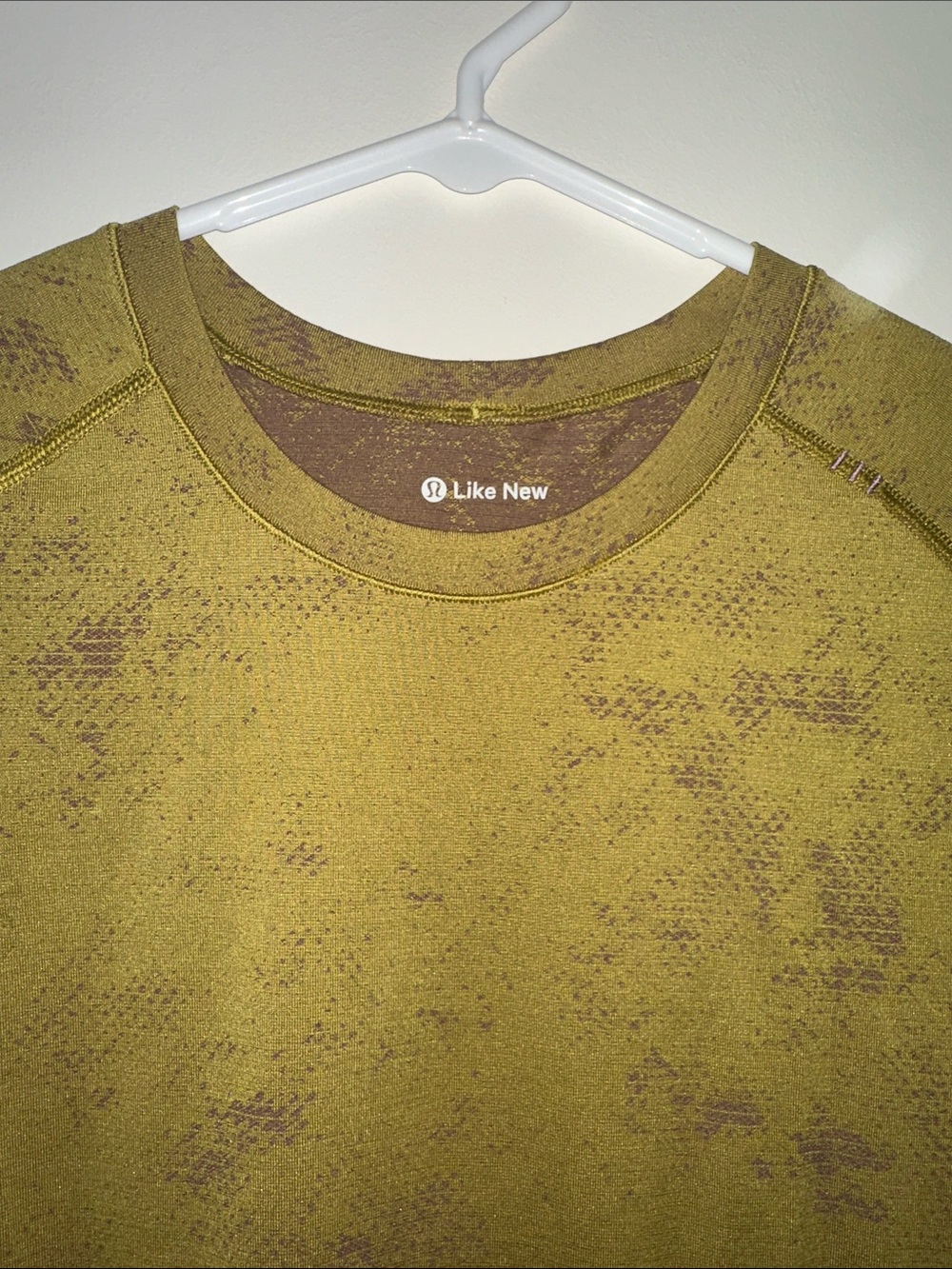 Lululemon Men’s T-shirt - Picture 3 of 3